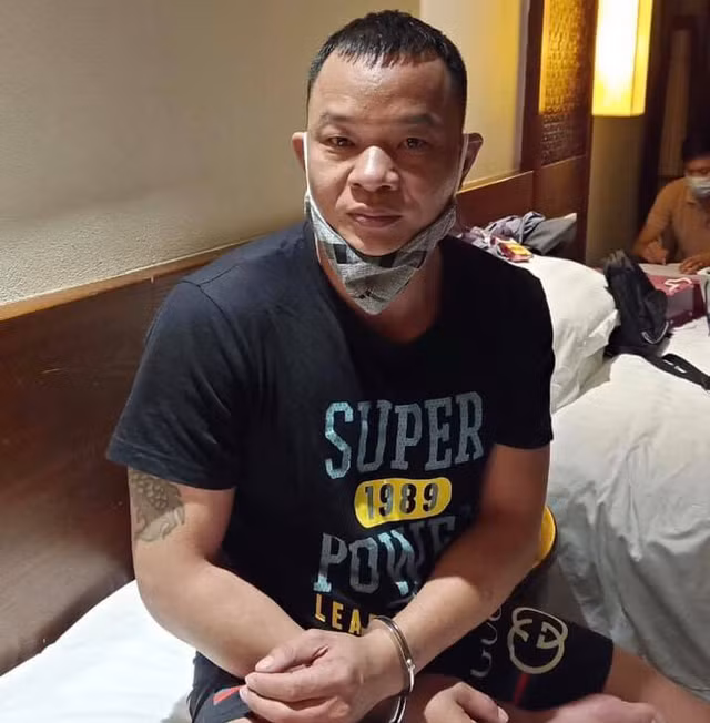 Đưa người Trung Quốc trái phép vào Quảng Nam: Khởi tố vụ án 'đưa hối lộ', tạm giữ 1 người Trung Quốc, 1 người Việt Dua nguoi Trung Quoc trai phep vao Quang Nam: Khoi to vu an 'dua hoi lo', tam giu 1 nguoi Trung Quoc, 1 nguoi Viet