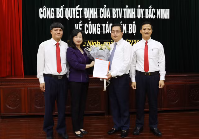 Chân dung tân Bí thư Thành ủy Bắc Ninh sinh năm 1984 Nguyễn Nhân Chinh Chan dung tan Bi thu Thanh uy Bac Ninh sinh nam 1984 Nguyen Nhan Chinh