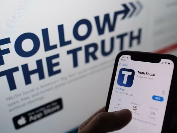 Trong một thông cáo, cựu Tổng thống Mỹ Donald Trump cho biết: “Tôi đã tạo ra TRUTH Social và TMTG để chống lại sự chuyên chế của các gã khổng lồ công nghệ...