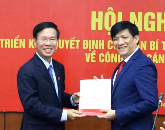 Ngày 30/10/2018, Ban Bí thư Trung ương Đảng quyết định điều động, bổ nhiệm ông Nguyễn Thanh Long giữ chức Phó Trưởng ban Tuyên giáo Trung ương. Phát biểu tại lễ nhận chức, ông Nguyễn Thành Long cho hay, đây là niềm vinh dự và tự hào đồng thời cũng là trách nhiệm ngày càng cao. Bản thân ông luôn cố gắng phấn đấu thực hiện tốt nhiệm vụ được phân công.