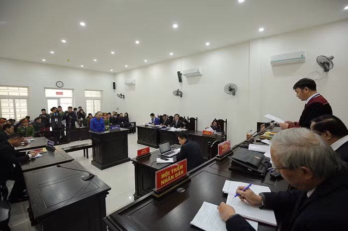 Theo cáo trạng, Nguyễn Văn Đông là anh ruột của ông Nguyễn Văn Hải (SN 1969, gần nhà Đông). Đông và ông Hải được bố, mẹ chia cho hai mảnh đất và đã làm nhà riêng ở cạnh nhau. (Ảnh: ANTĐ)