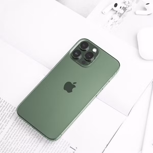 Theo ông Kuo, sẽ chỉ có các mẫu iPhone 14 Pro mới được trang bị chip A16, trong khi các mẫu iPhone 14 tiêu chuẩn sẽ dùng lại chip A15 Bionic từ iPhone 13.