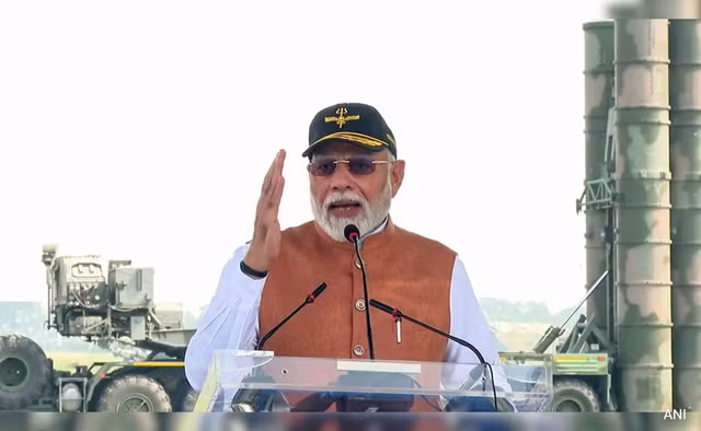 h8rjv80o-pm-modi-adampur-air-bas.jpg
