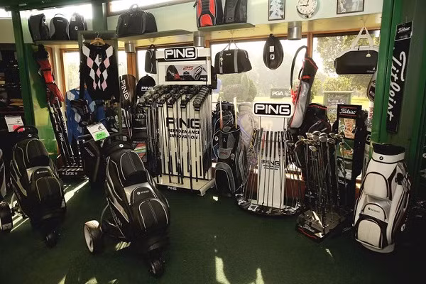 Gậy golf giá rẻ, kém chất lượng gây hậu quả thế nào? Gay golf gia re, kem chat luong gay hau qua the nao?
