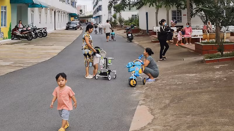 [VIDEO] Cơn khát người trông trẻ tại Hà Nội: Lương chục triệu vẫn khó tuyển