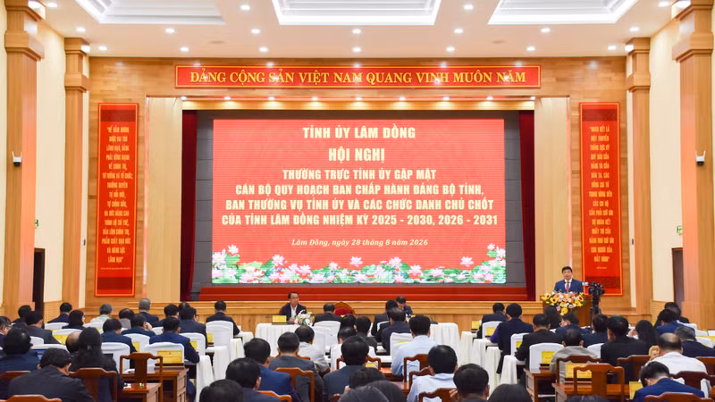 Thường trực Tỉnh ủy Lâm Đồng gặp mặt cán bộ quy hoạch các chức danh chủ chốt, nhấn mạnh yêu cầu đánh giá thực chất, lấy hiệu quả công việc làm thước đo năng lực.
