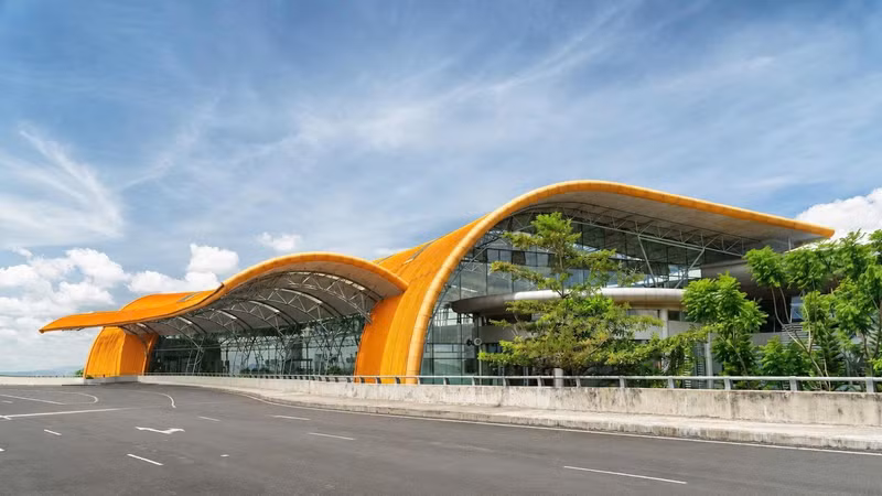 Dự án cải tạo đường cất hạ cánh 3.250m tại sân bay Liên Khương đã nghiệm thu xong, sẵn sàng đón 5 chuyến bay mở màn kết nối Đà Lạt vào sáng ngày 19/8.