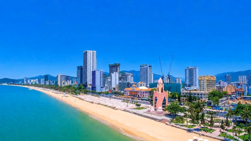 Toàn tỉnh Khánh Hòa có 14.212 doanh nghiệp đang hoạt động với mức tăng trưởng doanh thu thuần đạt 72,81% sau 5 năm, tiếp tục giữ vai trò hạt nhân kinh tế.