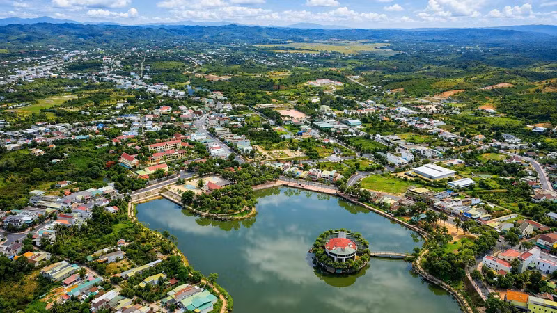 Nhiều vướng mắc về xác định nguồn gốc đất, ranh thu hồi và thời tiết mưa kéo dài đang được địa phương phía Tây Lâm Đồng tập trung phối hợp tháo gỡ dứt điểm.