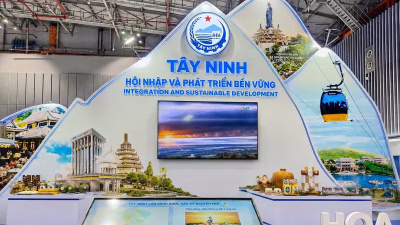 Với 10 gian hàng tiêu chuẩn tại SECC, Tây Ninh quảng bá nông sản, hàng công nghiệp cùng sự tham gia của 2 khu công nghiệp lớn gồm KCN Long Hậu và KCN Hòa Bình.