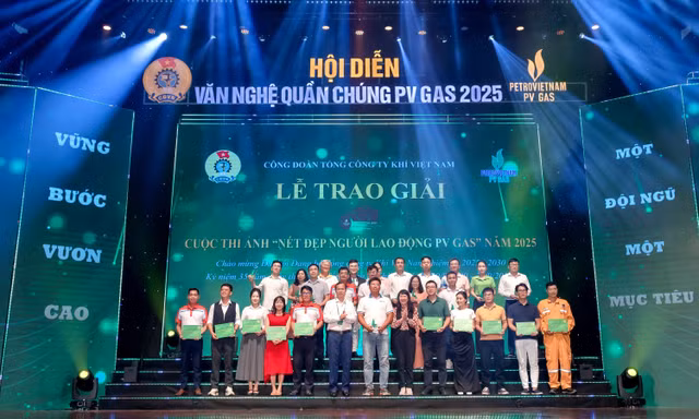 1-trao-giai.jpg