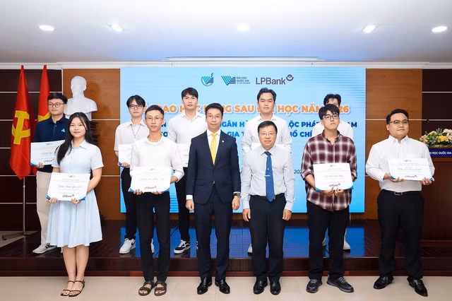 lpbank-dhqg-9283.jpg