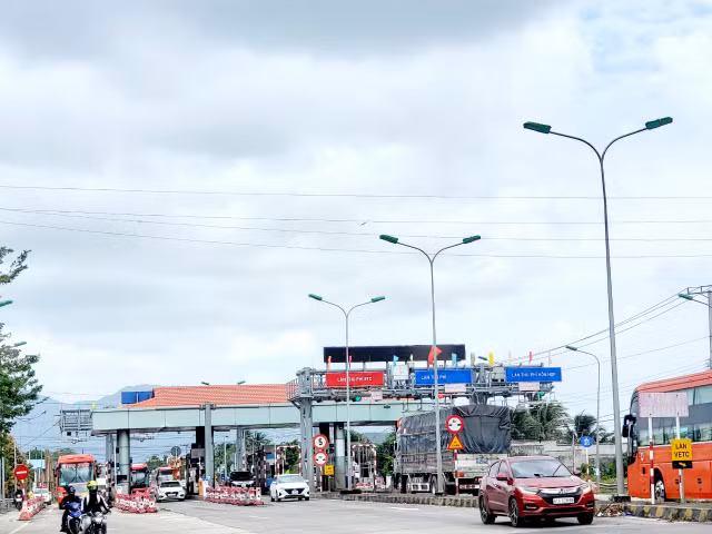 Khanh Hoa: Xa Tram thu phi Cam Thinh do luong xe un u dai hon 5 cay so