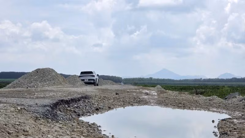 Bình Thuận: Tuyến đường hơn 20 tỷ vừa nghiệm thu đã nát, trách nhiệm thuộc về ai? 