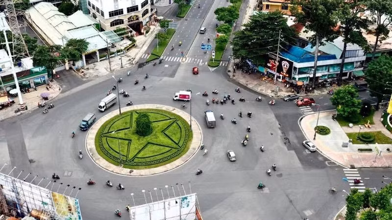 TP HCM: Lắp đèn tín hiệu điều tiết giao thông tại ngã 6 Nguyễn Thị Minh Khai