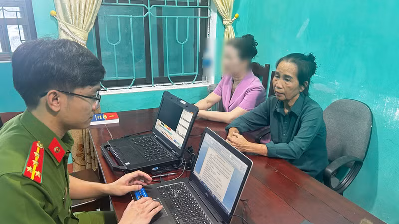 Phú Thọ: Người phụ nữ bị khởi tố vì lừa 15 người, chiếm đoạt hơn 2,4 tỉ đồng