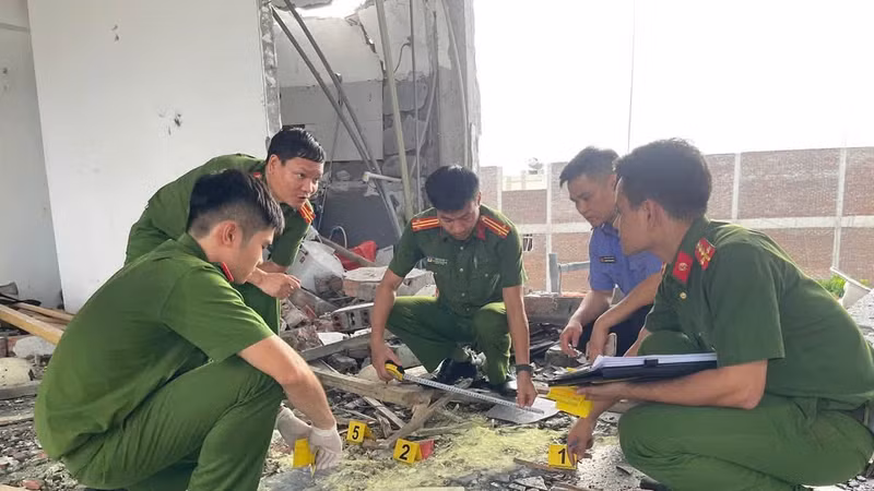 Vụ nổ ở Bình Xuyên: Nghi liên quan sản xuất pháo nổ trái phép