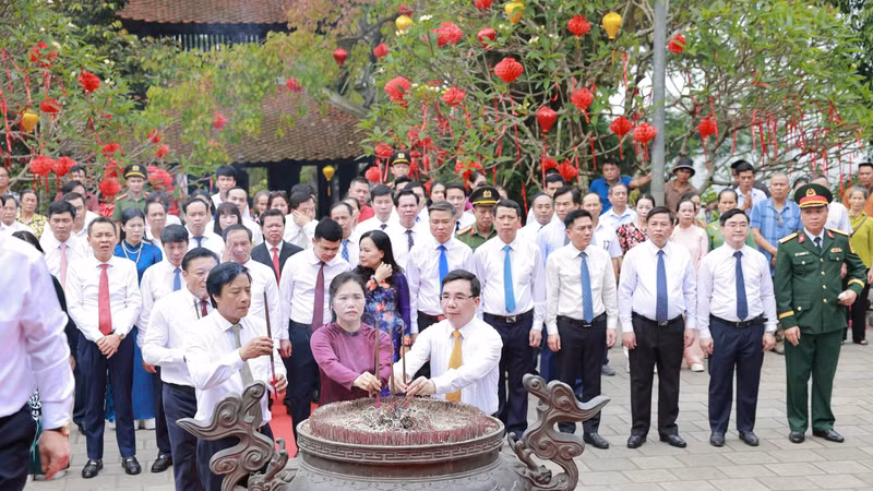 Phú Thọ dâng hương tưởng nhớ Tổ Quốc tại lễ giỗ Đức Quốc Tổ Lạc Long Quân