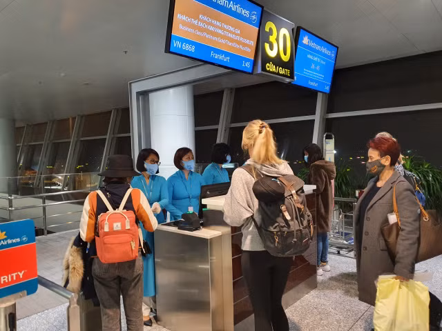 Vietnam Airlines vận chuyển gần 600 công dân châu Âu hồi hương trong dịch COVID-19 Vietnam Airlines van chuyen gan 600 cong dan chau Au hoi huong trong dich COVID-19