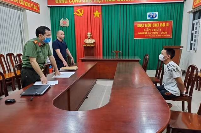 Công an Đồng Nai xử nghiêm cán bộ sai phạm - Hình 7 Cong an Dong Nai xu nghiem can bo sai pham-Hinh-7