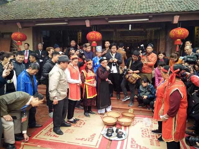 Anh: Khoi lua mu mit trong le hoi thoi com thi o lang Thi Cam-Hinh-2