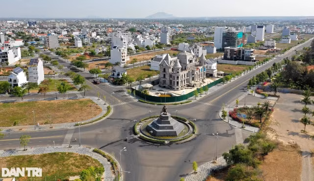 Biết gì về KĐT du lịch biển Tập đoàn Rạng Đông bị khởi tố? - Hình 5 Biet gi ve KDT du lich bien Tap doan Rang Dong bi khoi to?-Hinh-5