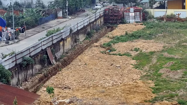 Ha Noi: Nha cua phai “chong nang” nghi thi cong ep coc chung cu-Hinh-18