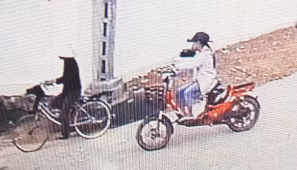 Vụ nữ sinh lớp 6 tử vong dưới đập nước: Camera tố cáo bà nội giết cháu - Hình 3 Vu nu sinh lop 6 tu vong duoi dap nuoc: Camera to cao ba noi giet chau-Hinh-3