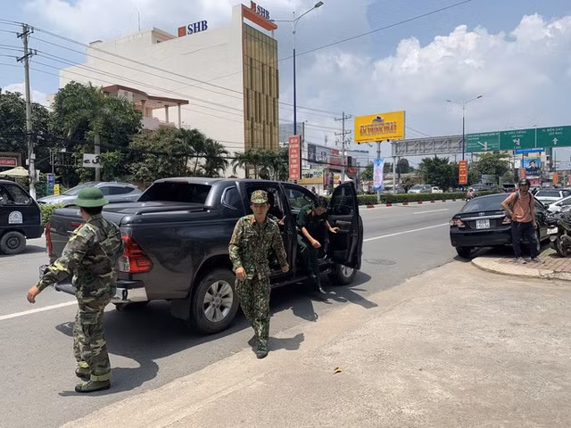 Vu no ben trong Cuc thue Binh Duong: Luc luong nghiep vu quan doi den hien truong-Hinh-2