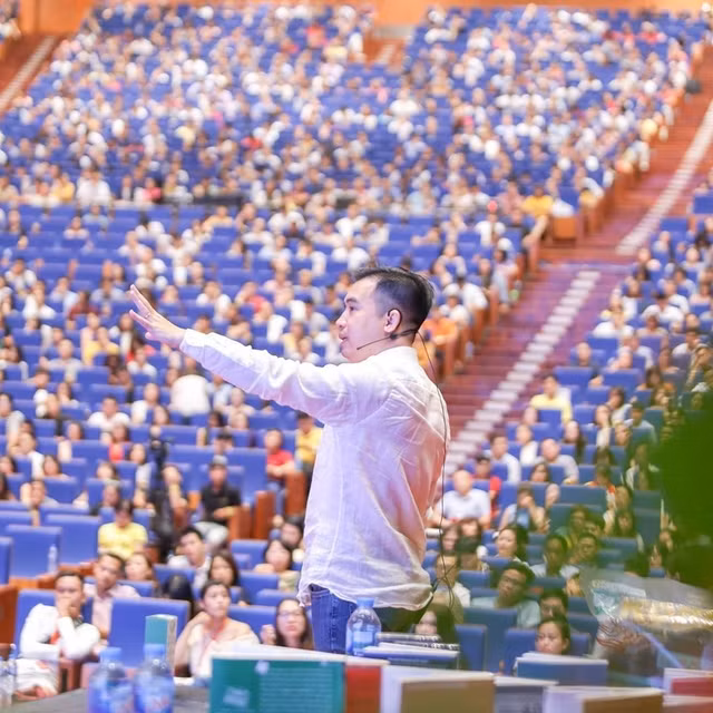 Hiếu Orion khoả thân trên đèo Mã Pí Lèng là ai? - Hình 4 Hieu Orion khoa than tren deo Ma Pi Leng la ai?-Hinh-4