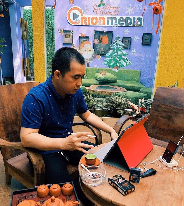Hiếu Orion khoả thân trên đèo Mã Pí Lèng là ai? - Hình 3 Hieu Orion khoa than tren deo Ma Pi Leng la ai?-Hinh-3