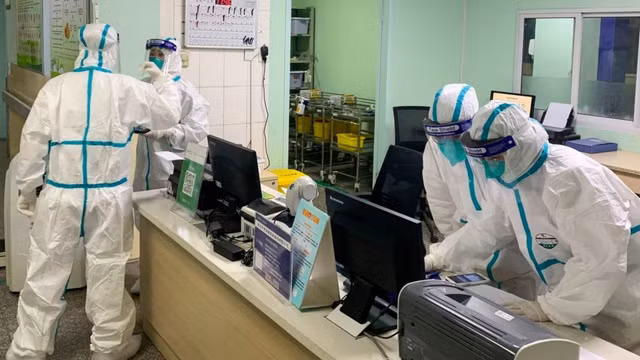 3 người Pháp cùng chuyến bay với khách Nhật Bản nhiễm Covid-19 lưu trú ở trung tâm Sài Gòn 2 đêm 3 nguoi Phap cung chuyen bay voi khach Nhat Ban nhiem Covid-19 luu tru o trung tam Sai Gon 2 dem
