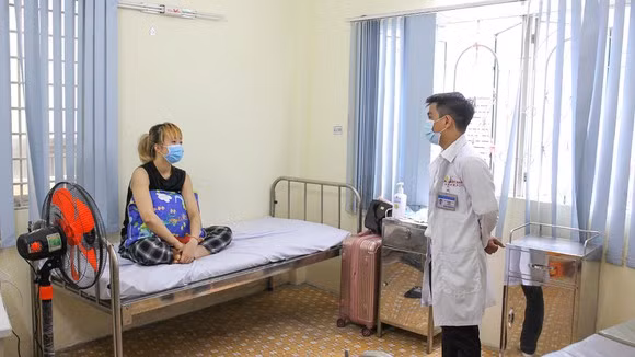2 bệnh nhân người Anh ở Đà Nẵng âm tính Covid-19, đang chờ kết quả xét nghiệm lần 3 2 benh nhan nguoi Anh o Da Nang am tinh Covid-19, dang cho ket qua xet nghiem lan 3