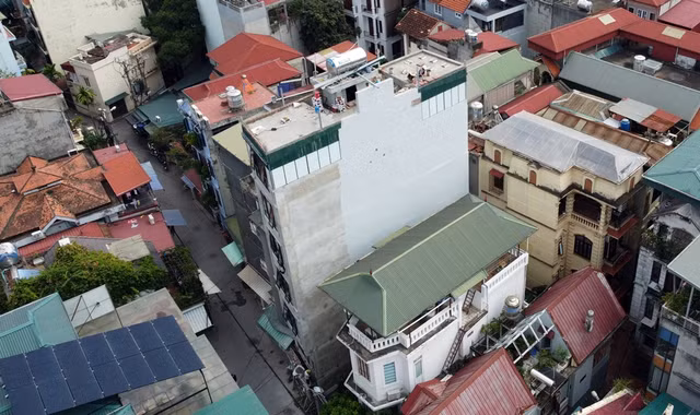 Nhan nhản công trình cơi nới, có dấu hiệu vi phạm ở Nghĩa Đô? - Hình 8 Nhan nhan cong trinh coi noi, co dau hieu vi pham o Nghia Do?-Hinh-8