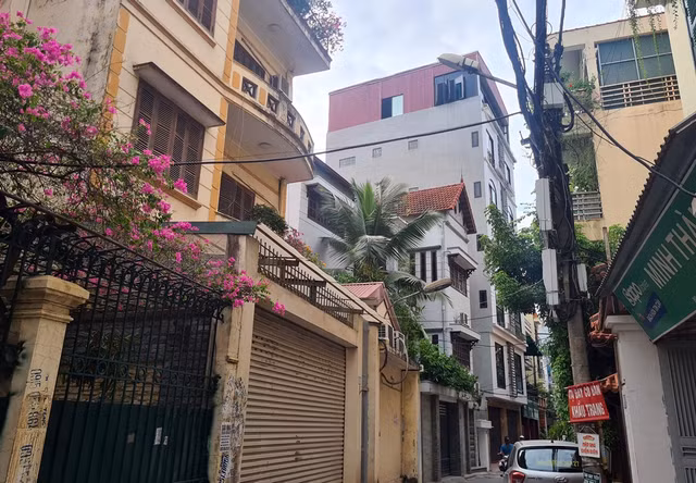 Nhan nhản công trình cơi nới, có dấu hiệu vi phạm ở Nghĩa Đô? - Hình 4 Nhan nhan cong trinh coi noi, co dau hieu vi pham o Nghia Do?-Hinh-4