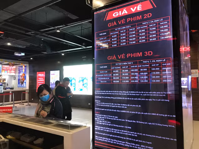 Khách lo lây nhiễm virus corona, rạp chiếu phim ở Hà Nội vắng tanh - Hình 10 Khach lo lay nhiem virus corona, rap chieu phim o Ha Noi vang tanh-Hinh-10