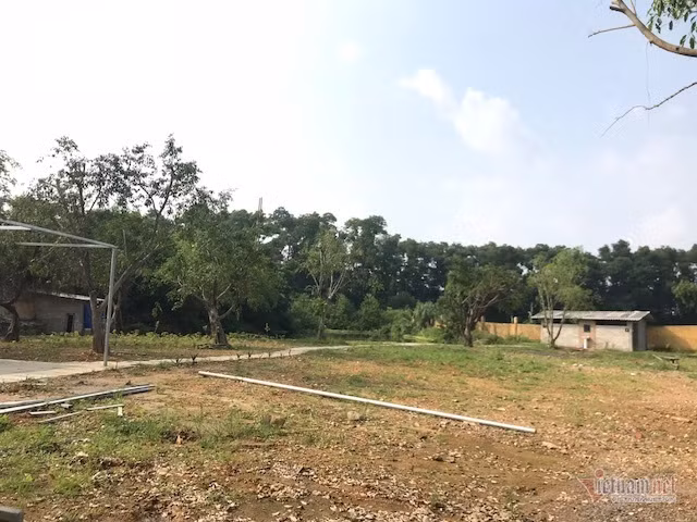 Bất động sản Cổng Vàng bánh vẽ Golden Lake Hòa Lạc: Một kiểu Alibaba ở Hà Nội - Hình 3 Bat dong san Cong Vang banh ve Golden Lake Hoa Lac: Mot kieu Alibaba o Ha Noi-Hinh-3