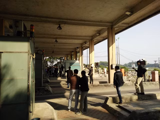 Tài xế bị đánh gãy xương sườn nghi phản đối trạm BOT: Vietracimex 8 nói gì? - Hình 2 Tai xe bi danh gay xuong suon nghi phan doi tram BOT: Vietracimex 8 noi gi?-Hinh-2