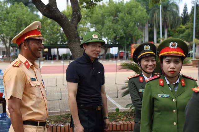 Dai ta Vu Hong Van tu khi lam Giam doc Cong an Dong Nai da tran ap toi pham the nao?-Hinh-3