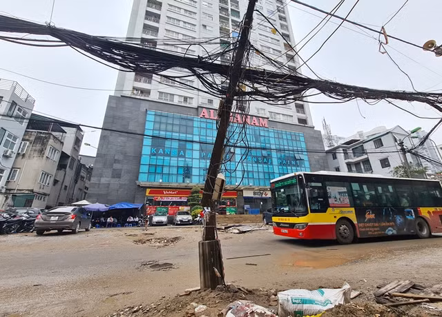 Dân khổ sở khi dự án mở rộng phố Vũ Trọng Phụng quá chậm tiến độ - Hình 11 Dan kho so khi du an mo rong pho Vu Trong Phung qua cham tien do-Hinh-11