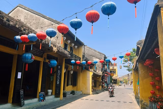 Ngắm vẻ đẹp dịu dàng của phố cổ Hội An - Hình 11 Ngam ve dep diu dang cua pho co Hoi An-Hinh-11