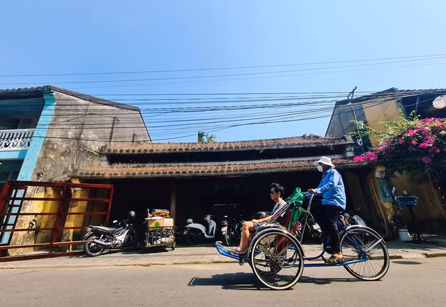 Ngắm vẻ đẹp dịu dàng của phố cổ Hội An - Hình 14 Ngam ve dep diu dang cua pho co Hoi An-Hinh-14