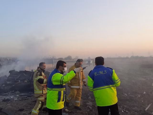 Hien truong vu may bay Boeing 737 roi o Iran, toan bo 176 nguoi thiet mang-Hinh-7