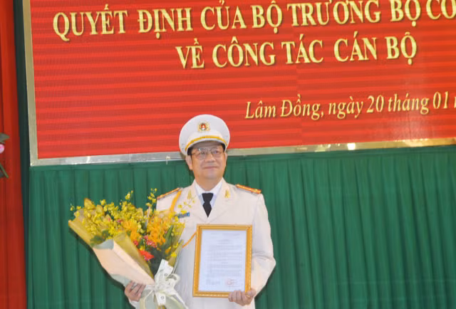 Chân dung Đại tá Lê Vinh Quy - tân Giám đốc Công an Lâm Đồng - Hình 2 Chan dung Dai ta Le Vinh Quy - tan Giam doc Cong an Lam Dong-Hinh-2