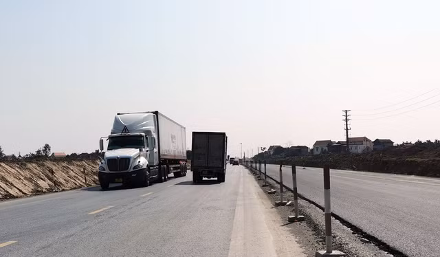 Tuyến đường nối 2 cao tốc qua Hưng Yên hơn 1.000 tỷ bao giờ hoàn thành? - Hình 12 Tuyen duong noi 2 cao toc qua Hung Yen hon 1.000 ty bao gio hoan thanh?-Hinh-12