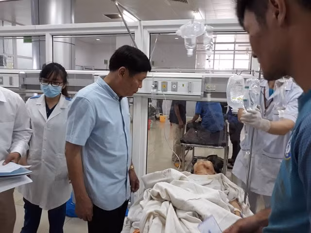 Tai nạn thảm khốc tại Đắk Nông 5 người chết: Nạn nhân thoát chết kể lại giây phút kinh hoàng - Hình 2 Tai nan tham khoc tai Dak Nong 5 nguoi chet: Nan nhan thoat chet ke lai giay phut kinh hoang-Hinh-2