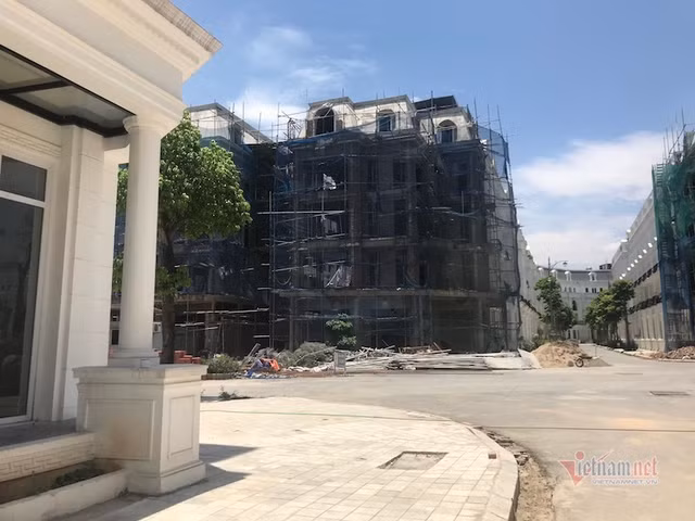 Tái xuất sau 10 năm đắp chiếu, đại dự án Louis City Hoàng Mai lại gặp biến - Hình 7 Tai xuat sau 10 nam dap chieu, dai du an Louis City Hoang Mai lai gap bien-Hinh-7