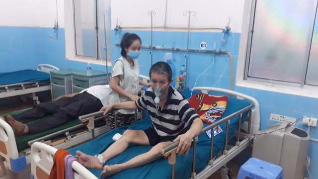 Hon 100 nguoi ngo doc sau khi du tiec dam cuoi o Binh Phuoc-Hinh-2