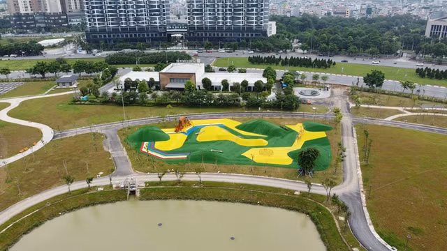 Cận cảnh tiến độ công trình công viên lớn nhất quận Nam Từ Liêm - Hình 4 Can canh tien do cong trinh cong vien lon nhat quan Nam Tu Liem-Hinh-4