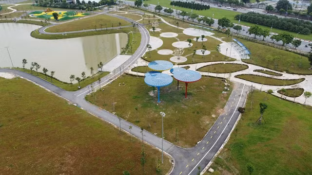 Cận cảnh tiến độ công trình công viên lớn nhất quận Nam Từ Liêm - Hình 2 Can canh tien do cong trinh cong vien lon nhat quan Nam Tu Liem-Hinh-2